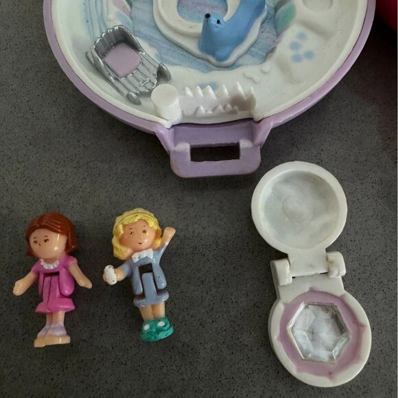Polly Pocket Vintage Flower Shop, Ice Kingdom + 4 Figures & Chest Bluebird - Picture 3 of 6